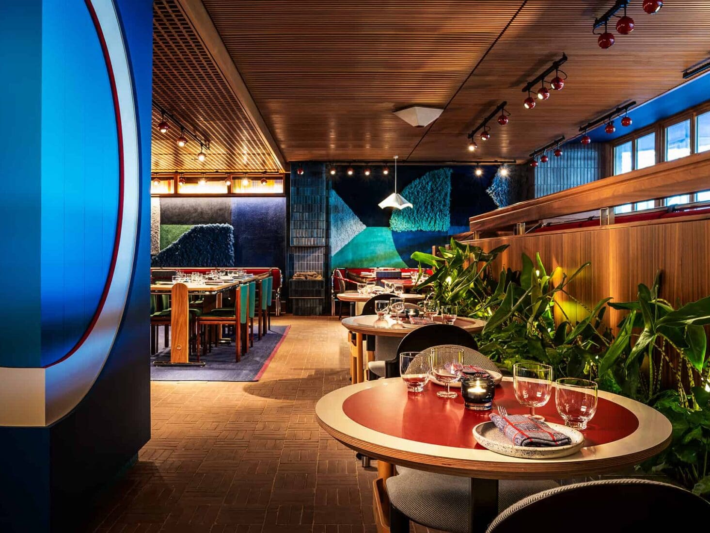 isla restaurant the standard