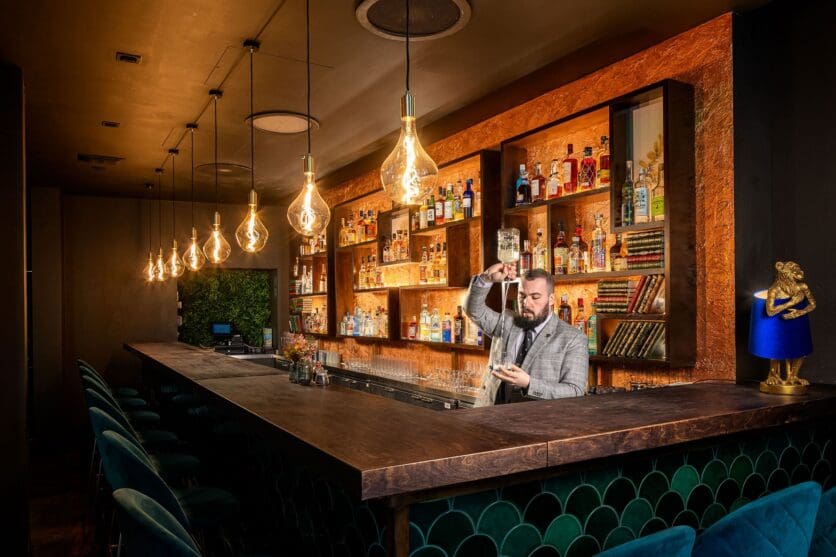 The Waldorf Hilton Bar