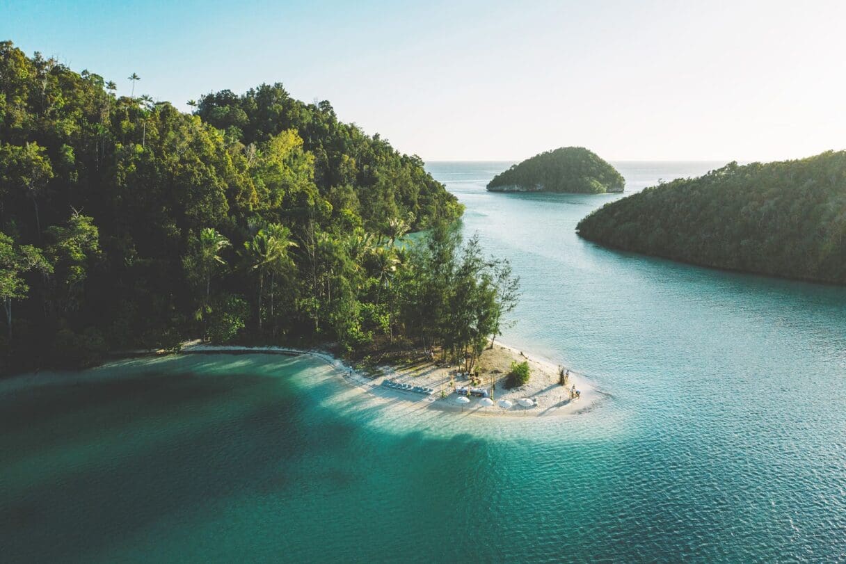 raja ampat beach bbq